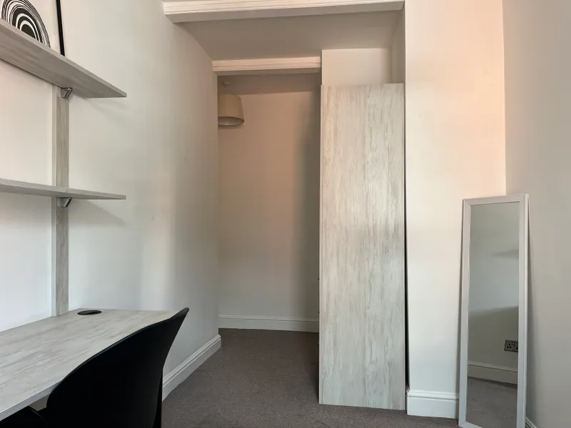 West End // Modern 4 Bed House // JUL 2026 - Image 14